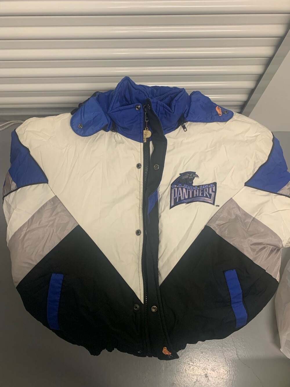 Vintage 90s Pro Player Carolina Panthers NFL Puffer Jacket Medium